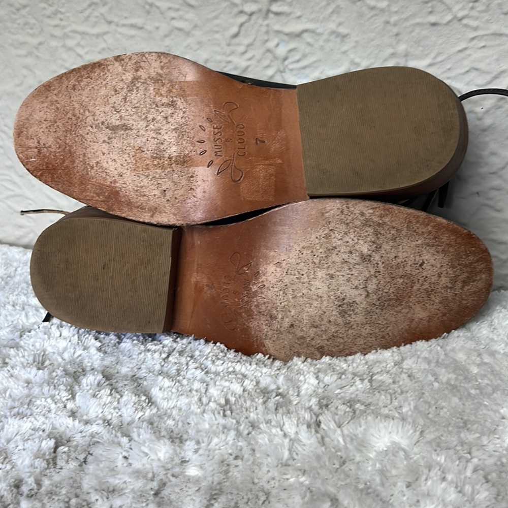 Musse & Cloud Anthropologie Coolise Leather Laser Cut Bootie - Picture 9 of 13